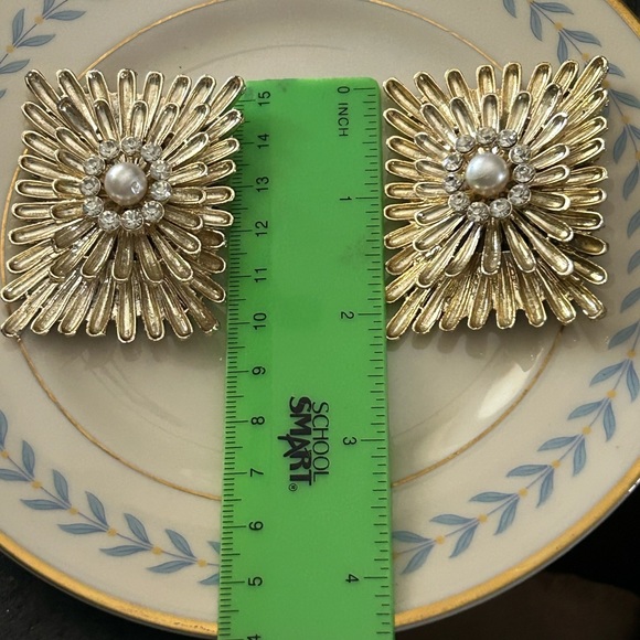 Vintage Shoe Clips in Gold Burst w Rhinestones & Center Pearl - Picture 7 of 9